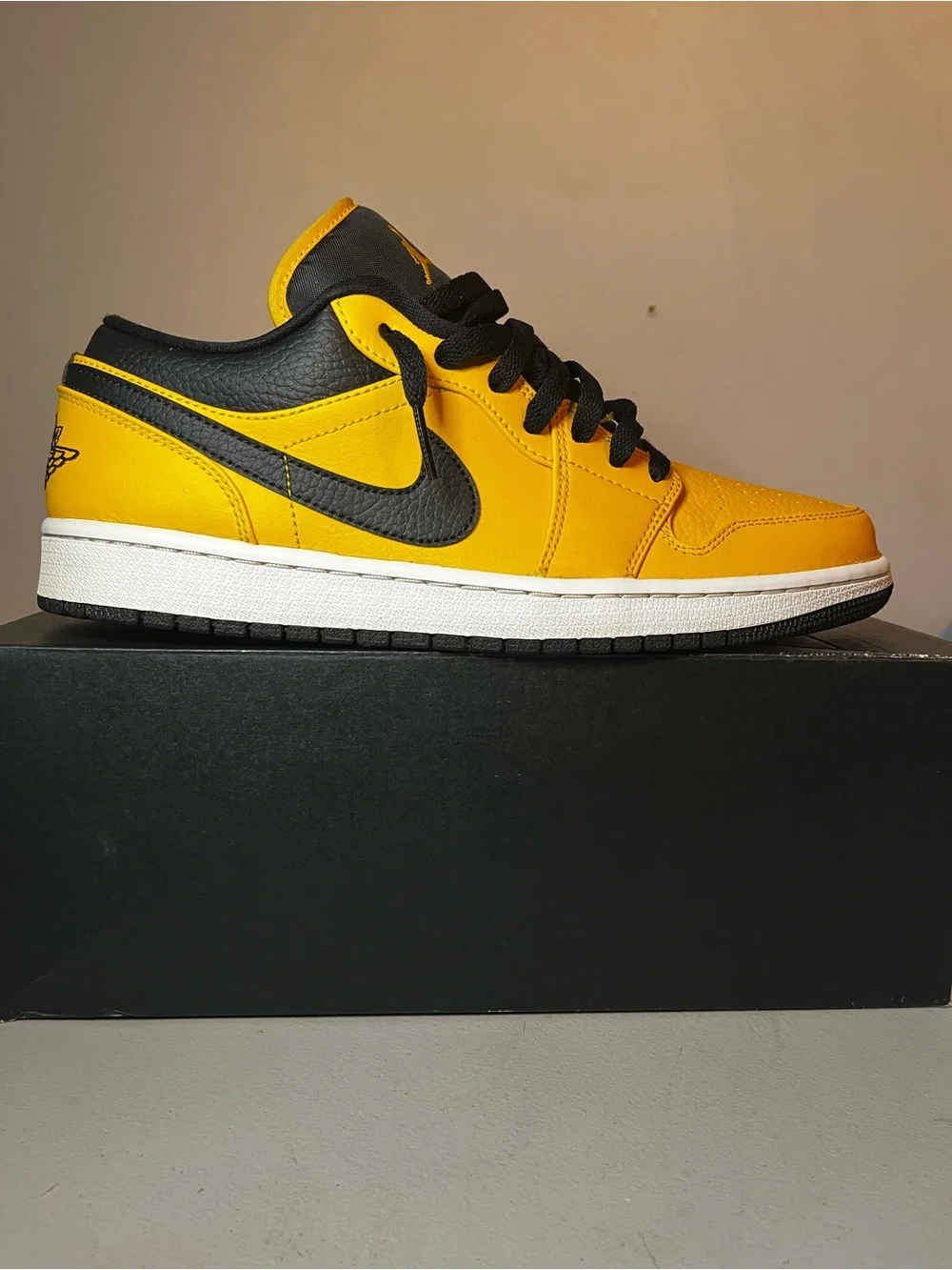 2020 Air Jordan 1 Low University Gold